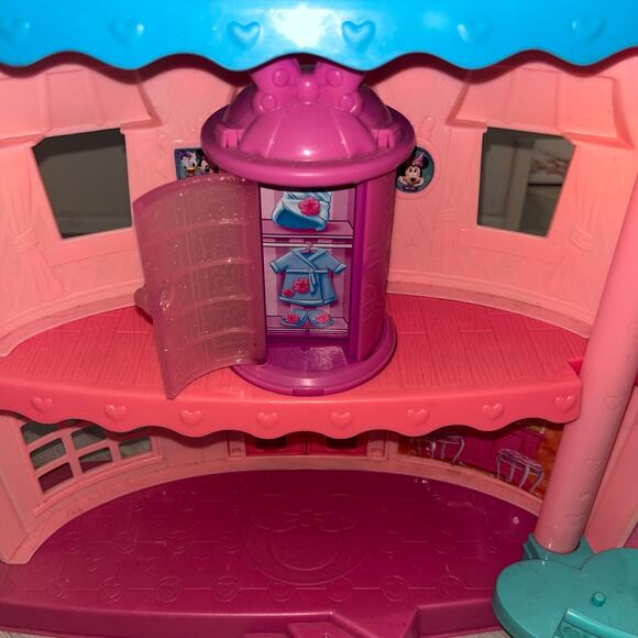 Disney Jr. Minnie Mouse Home Sweet Headquarters & Turnstyler Closet Playset - Picture 2 of 8